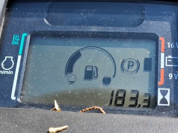 Image of John Deere X380 equipment image 4