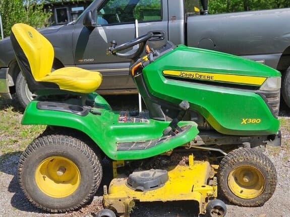 Image of John Deere X380 equipment image 1