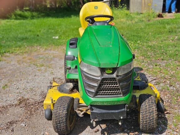 Image of John Deere X380 equipment image 1