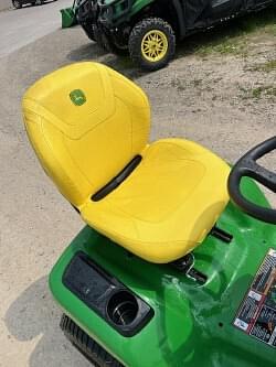 Image of John Deere X380 equipment image 4
