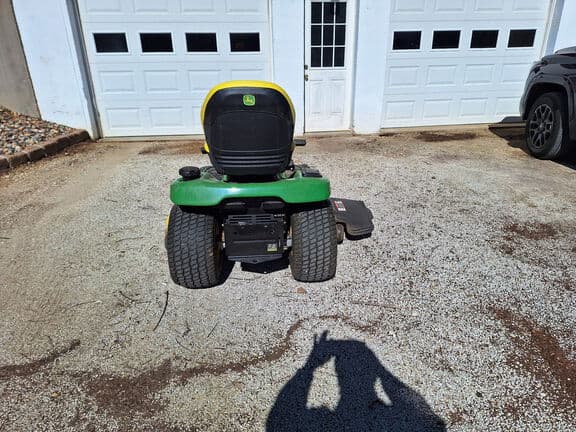 Image of John Deere X380 equipment image 4