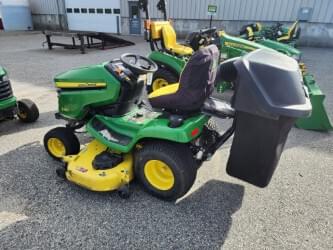 Image of John Deere X380 equipment image 3