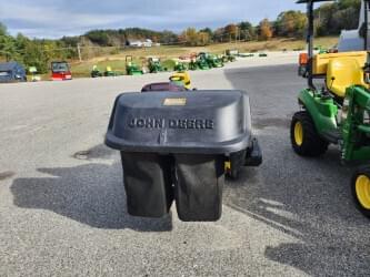 Image of John Deere X380 equipment image 2