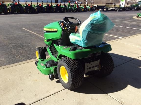 Image of John Deere X380 equipment image 4