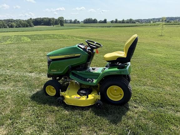 Image of John Deere X380 equipment image 3