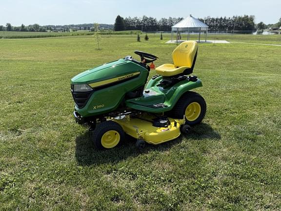 Image of John Deere X380 equipment image 1