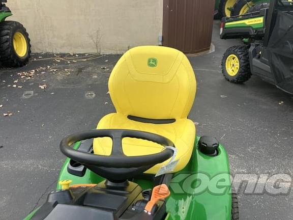 Image of John Deere X384 equipment image 4