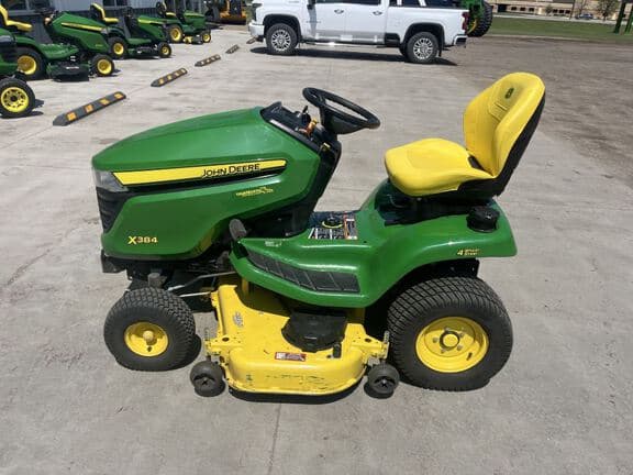 Image of John Deere X384 equipment image 1