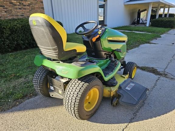 Image of John Deere X390 equipment image 3