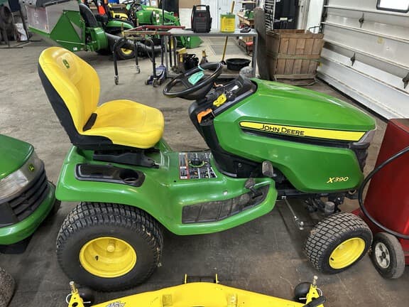 Image of John Deere X390 equipment image 2