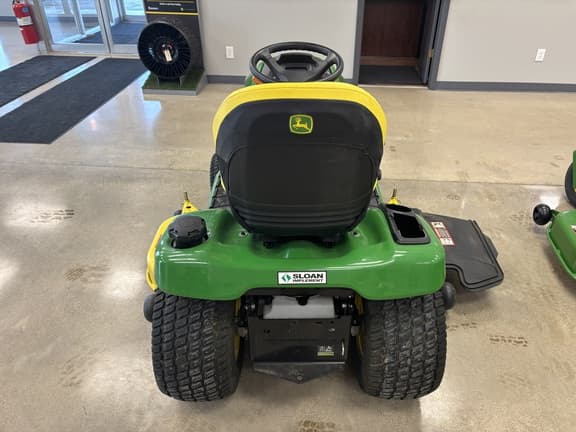 Image of John Deere X390 equipment image 4