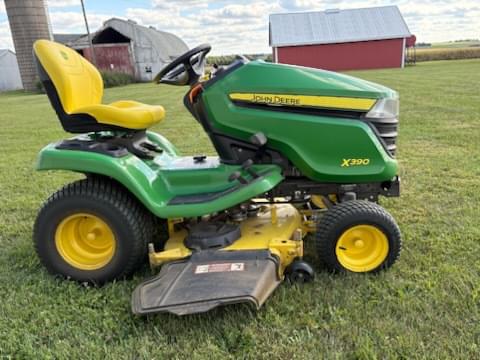 Image of John Deere X390 equipment image 1