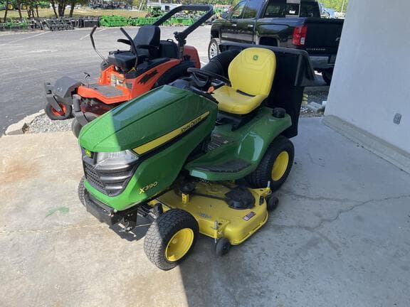 Image of John Deere X390 equipment image 1