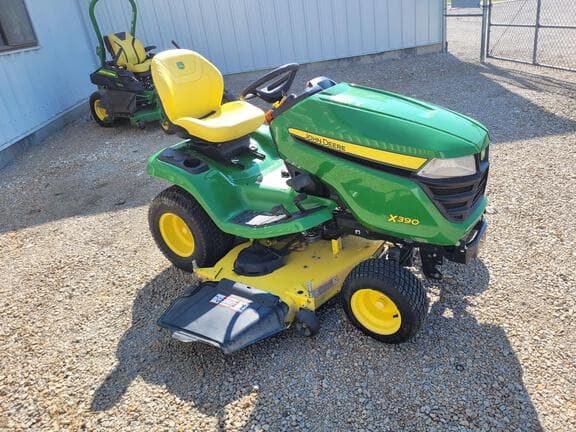 Image of John Deere X390 equipment image 2