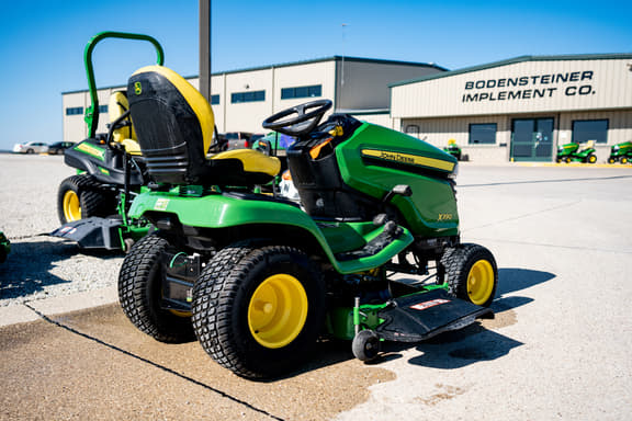 Image of John Deere X390 equipment image 3