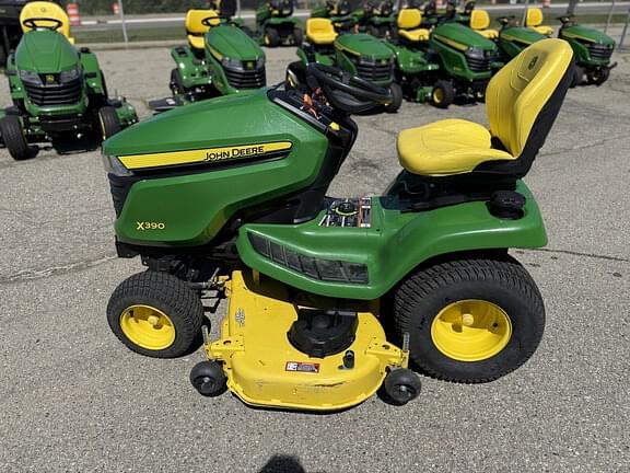 Image of John Deere X390 Image 0