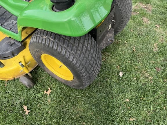 Image of John Deere X390 equipment image 4