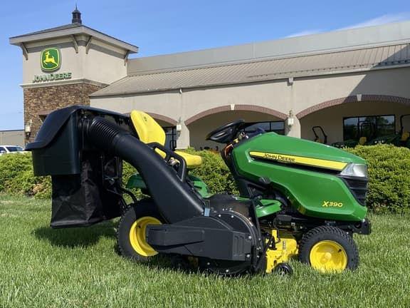 Image of John Deere X390 equipment image 1