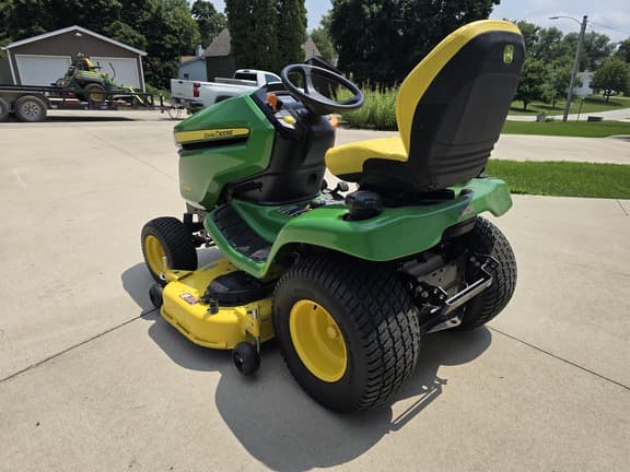 Image of John Deere X390 equipment image 2
