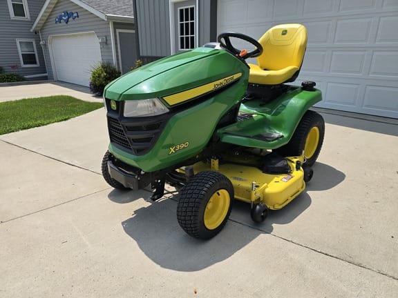 2022 John Deere X390 Equipment Image0