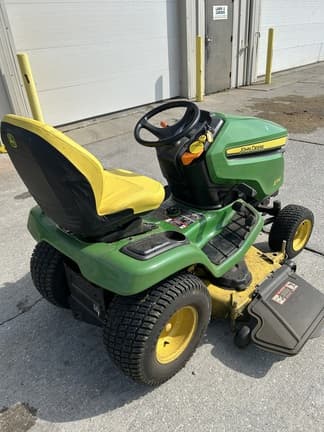 Image of John Deere X390 equipment image 3