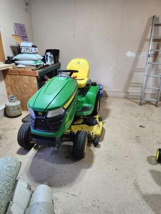 Image of John Deere X390 equipment image 3