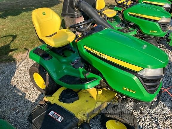 Image of John Deere X390 equipment image 1