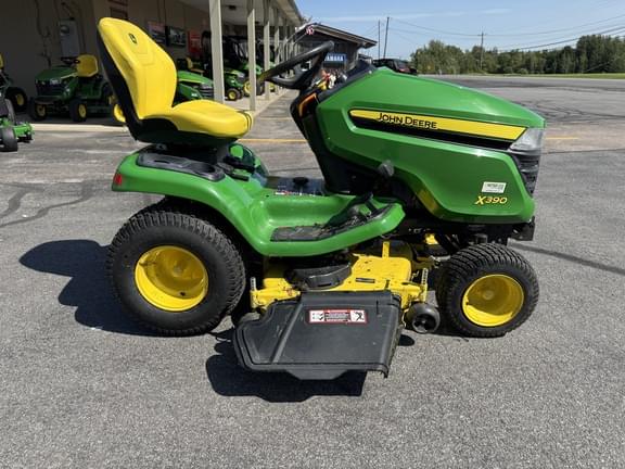 Image of John Deere X390 equipment image 2