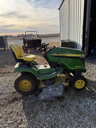 Image of John Deere X390 equipment image 1