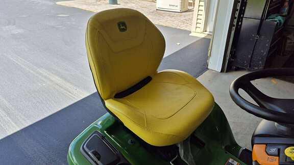 Image of John Deere X390 equipment image 3
