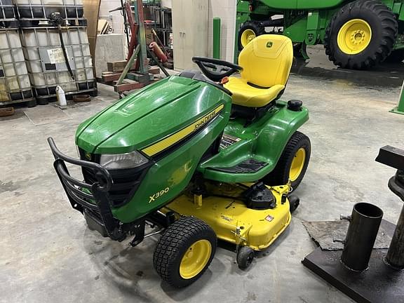 Image of John Deere X390 equipment image 1