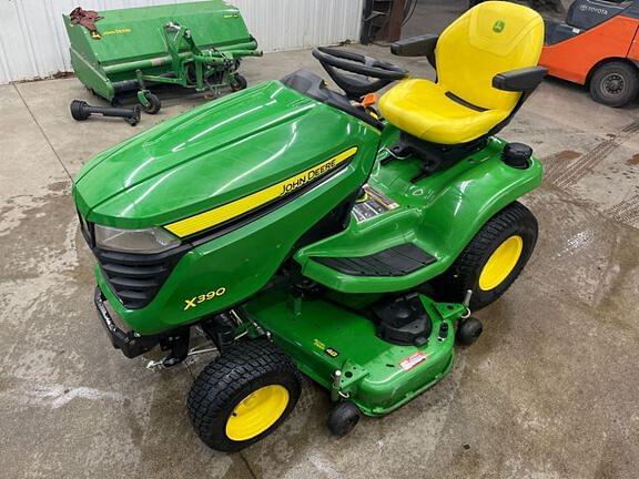 Image of John Deere X390 equipment image 1