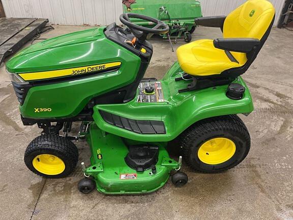 Image of John Deere X390 equipment image 1