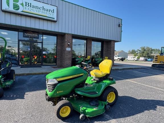 Image of John Deere X390 equipment image 1