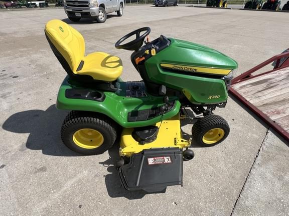 Image of John Deere X390 equipment image 3