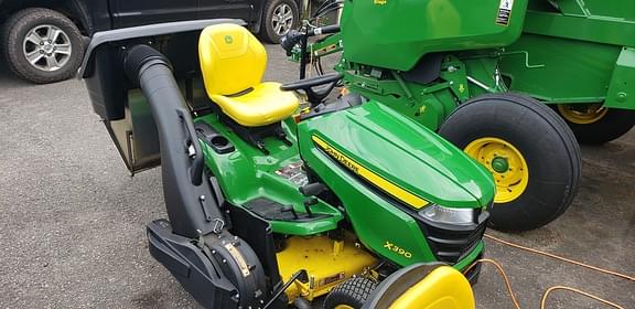 Image of John Deere X390 equipment image 1