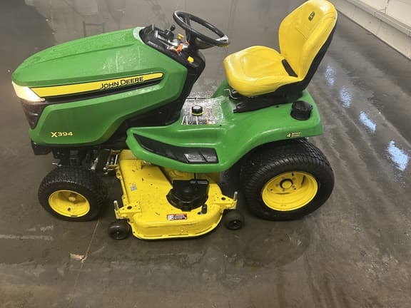 Image of John Deere X394 equipment image 1