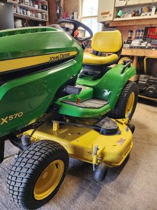 Image of John Deere X570 equipment image 4