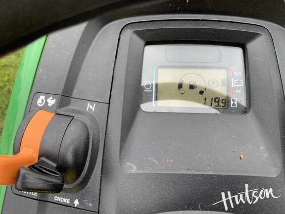 Image of John Deere X570 equipment image 4