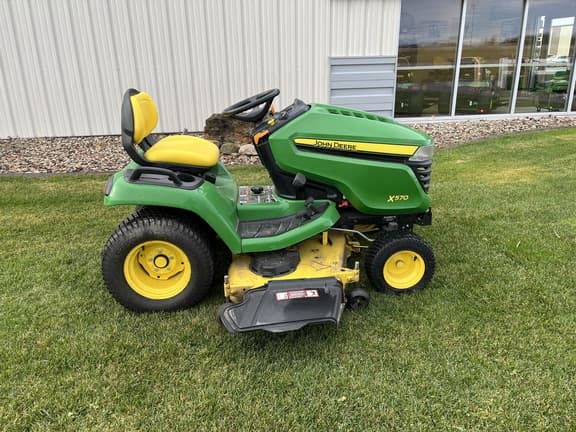Image of John Deere X570 equipment image 1