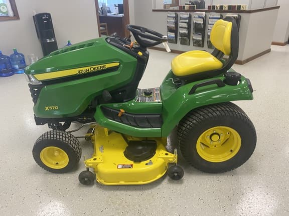 Image of John Deere X570 equipment image 2