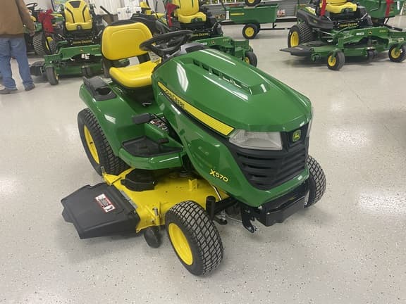 Image of John Deere X570 equipment image 3
