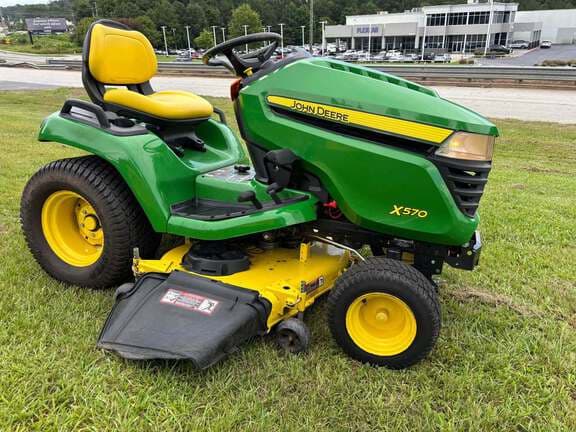 Image of John Deere X570 equipment image 1