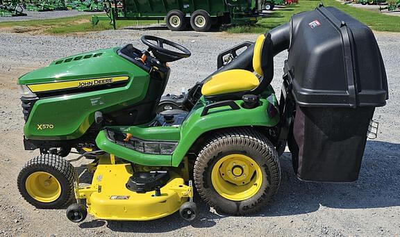 Image of John Deere X570 equipment image 3