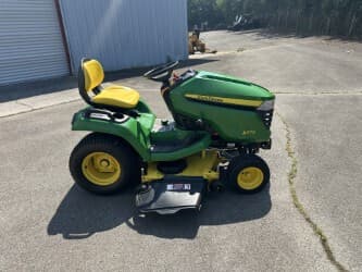 Image of John Deere X570 equipment image 2