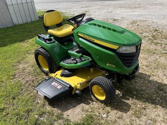 Image of John Deere X570 equipment image 3