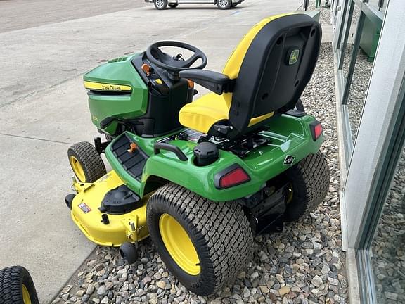 Image of John Deere X570 equipment image 3