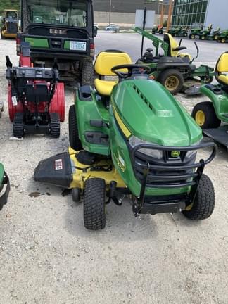 Image of John Deere X570 equipment image 3