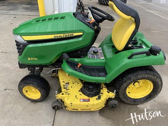 Image of John Deere X570 equipment image 3