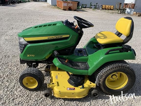 Image of John Deere X570 equipment image 3